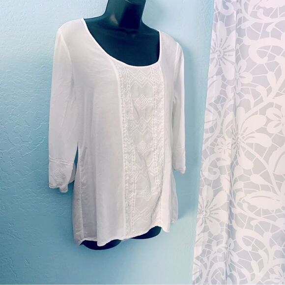 Maurices White Boho Embroidered Top Size Medium - Picture 4 of 11